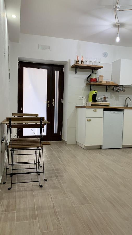 La Pelliccia Lägenhet Bari Exteriör bild